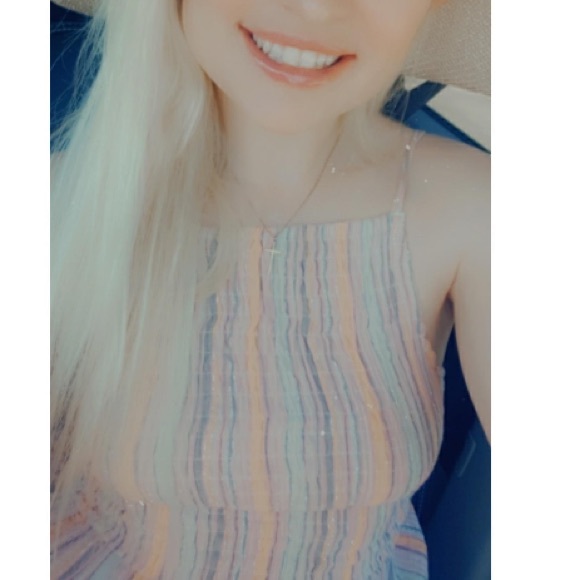 Meet your Posher, Elle Bree - Picture 2 of 8